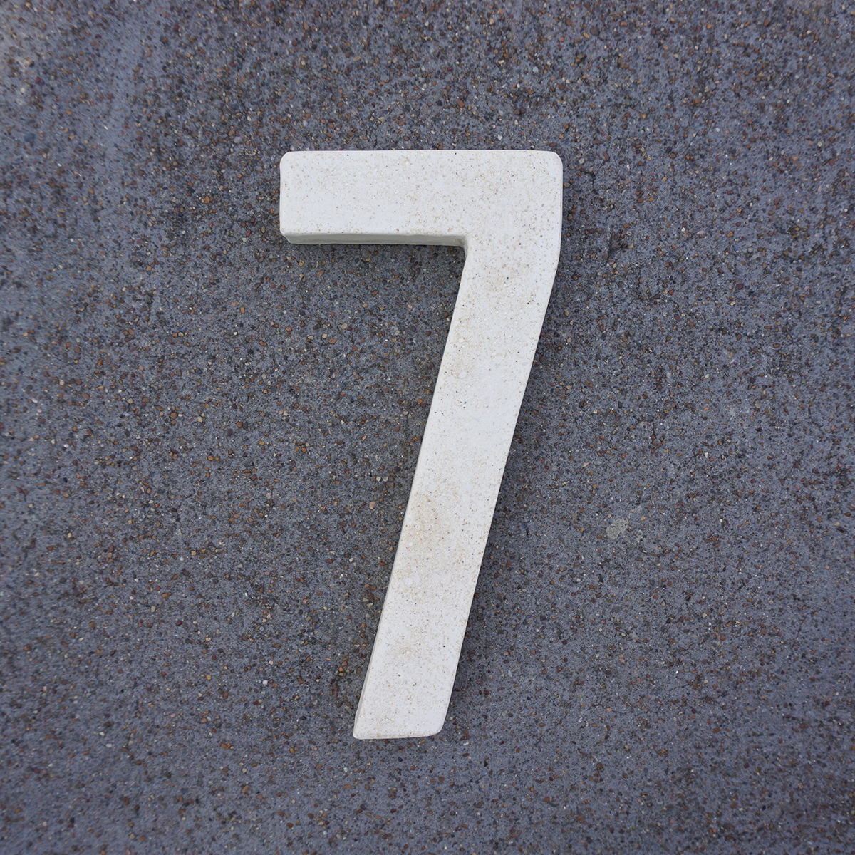 HOUSE NUMBER 7 White Urban Island